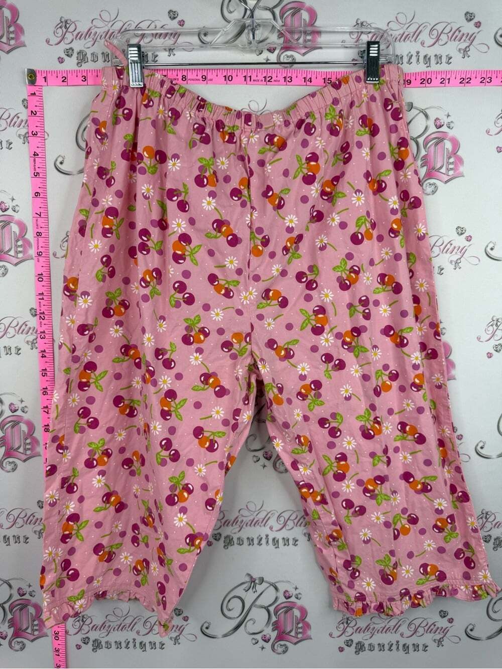 Capri pants cherries Women’s Pink Cherry & Daisy Capris Elastic Waist